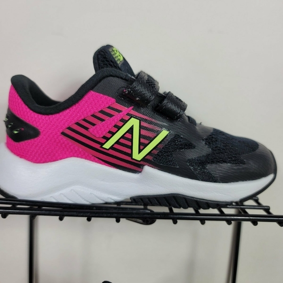 New Balance Rave Run Toddlers Girl's Sneakers Running Shoes Black Pink Size 9 W - Picture 7 of 9